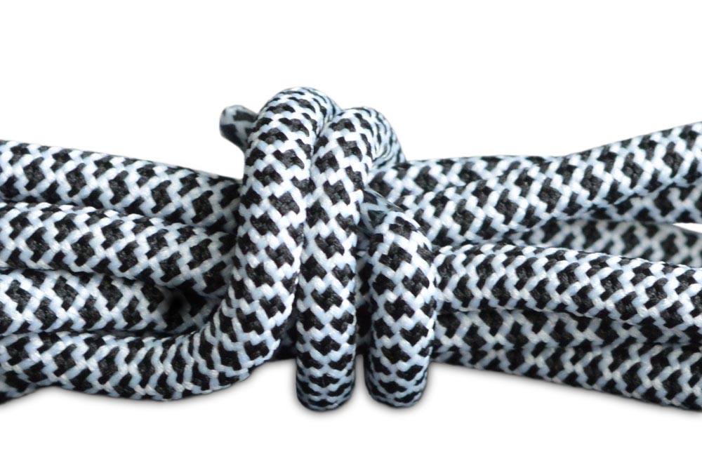 black-rope-shoelaces-sneakers